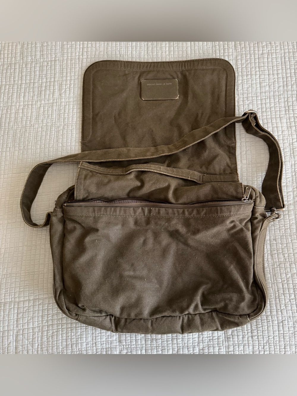 Marc by Marc Jacobs Olive Green Canvas Messenger Bag - Picture 5 of 8